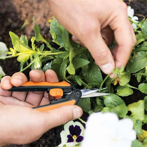 Tijera Floral Detalles Microtip Fiskars Para Tallos Y Hojas