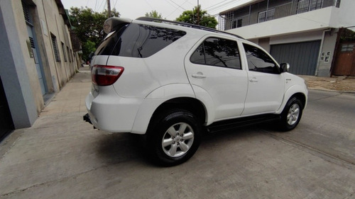 Imagen 6 de 15 de Toyota Sw4 3.0 Srv 4x4 7 Pax 2010 Impecable, Nueva !!!!