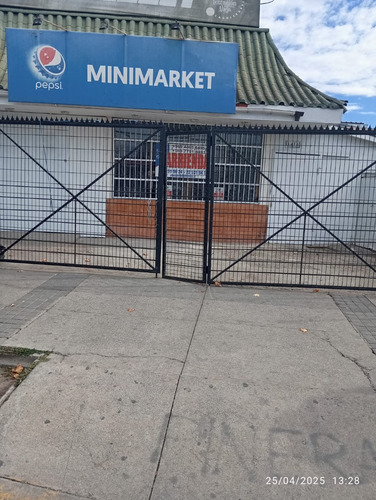Propiedad Comercial Avda. Pajaritos Con San José.-