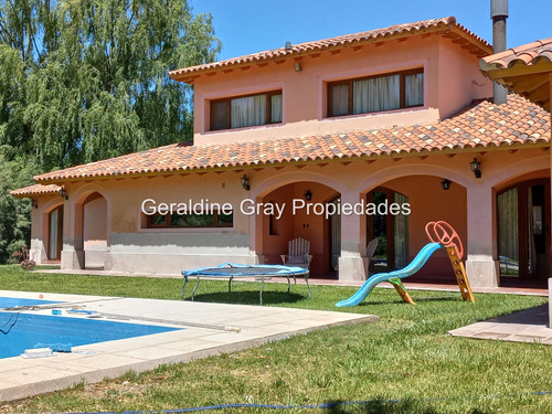 Venta Casa 3 Dormitorios Cipolletti Con Cochera