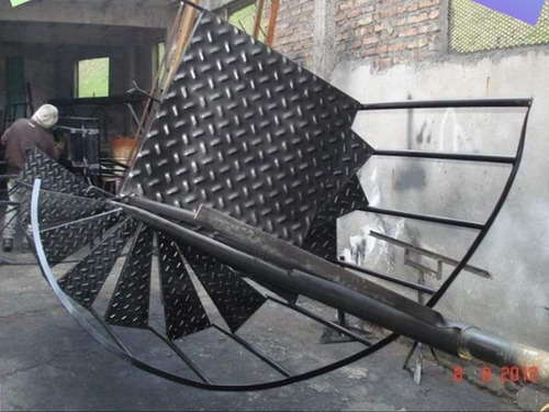 Escaleras Caracol Chapa Estampada (Usado)