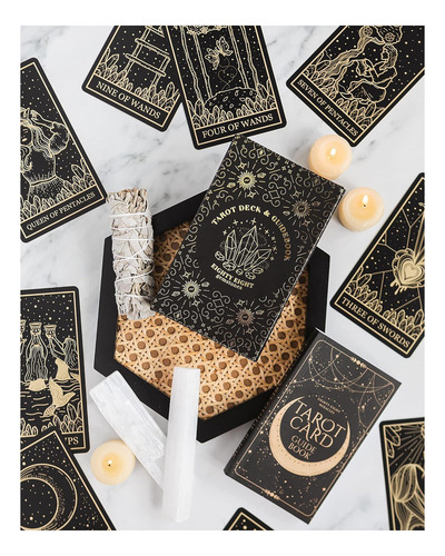 Ochenta Y Ocho Milagros Cartas Místicas De Tarot Dorado Y De