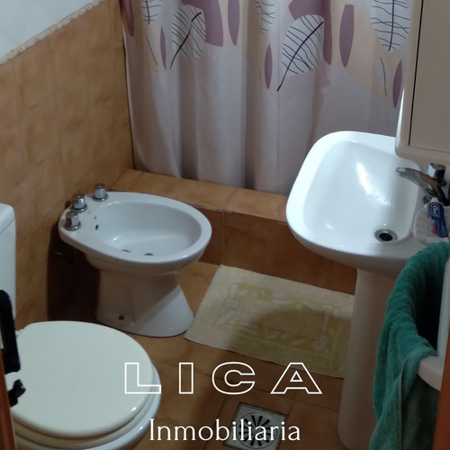 Imagen 16 de 18 de Casa Con Amplio Salón Ubicada En Calle J. Márquez 345 De La Ciudad De San Lorenzo
