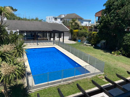 Alquiler Casa Con Piscina A Metros Del Mar Solymar