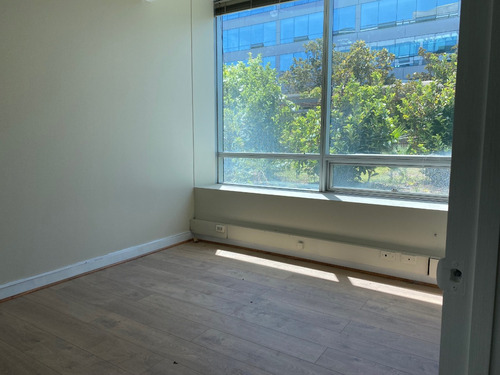 Oficina En Venta Con 176 M2, Ciudad Empresarial.
