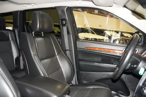 Jeep Grand Cherokee 5.7 Limited Premium V8 4x2 Mt