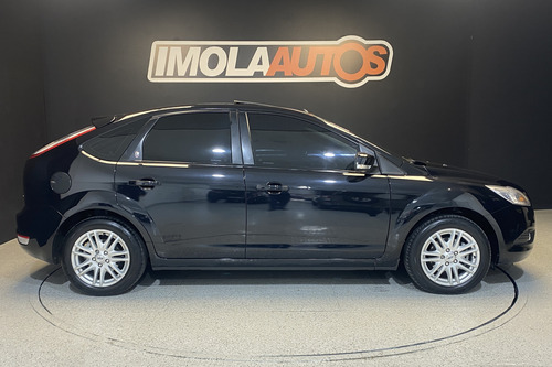 Ford Focus 2.0 Ghia 5p Mt 2010