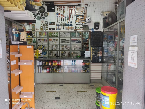 Imagen 2 de 10 de Se Vende Ferretería Con Fondo De Comercio Y Local