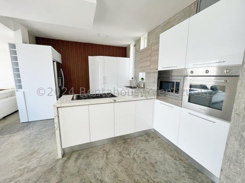 Ofrecemos En Alquiler Exclusivo Y Elegante Loft Ubicado En Oripoto 24-14767