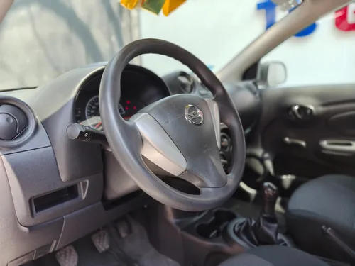 Nissan Versa 1.6 Drive Mt