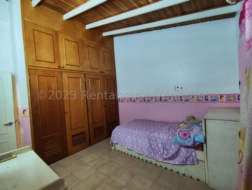 Naudy Escalona & Maribel Morillo Asesores Inmobiliarios De Rentahouse Venden Excelente Casa En Zona Av. Intercomunal De Cabudare