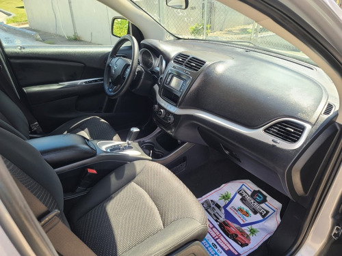 Imagen 13 de 15 de Dodge Journey Sxt
