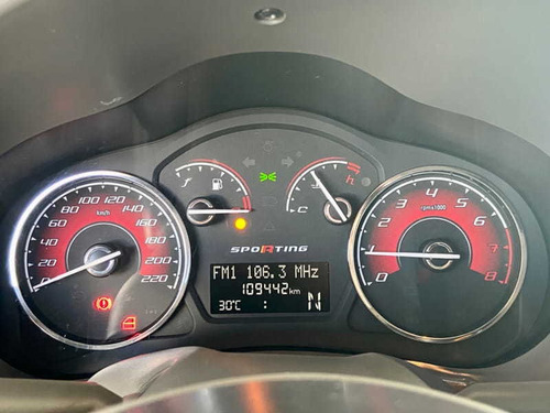 Imagem 10 de 15 de Fiat Palio Sporting Dualogic 1.6 16v 2015