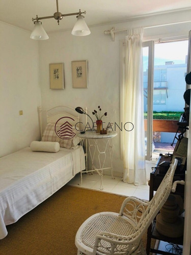 Apartamento En Punta Del Este, Peninsula- Ref: 2535