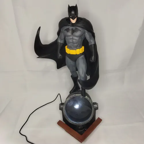 Estatua Batman No Bat sinal 30cm
