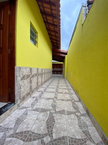 Imagem 7 de 30 de Casa Com Piscina - Ivo51