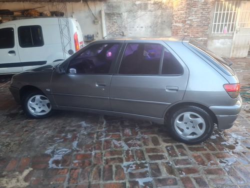 Peugeot 306