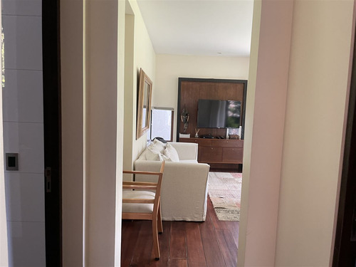 Casa En Venta De 5 Dorm. En Lo Barnechea