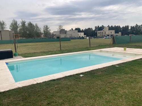 Casa 3 Dormitorios En Barrio Privado - Quincho Y Piscina - Haras De Funes