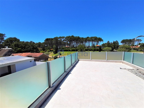 Punta Del Este, Zona Rincon Del Indio- Ref: 997