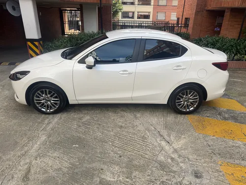 Mazda 2 Sedan 1.5 Grand Touring Lx At