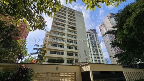 Ms: 24-22566 Se Alquila Apartamento Amoblado Para Ejecutivo En Campo Alegre A=102m2, 1h, 2b, 1p.