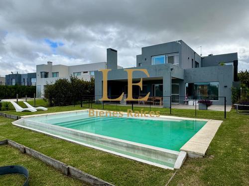 Venta Casa El Canton A Laguna Central