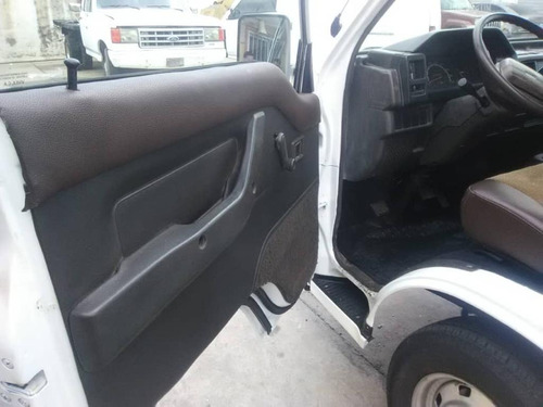 Imagen 8 de 9 de Mitsubishi L300