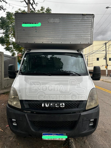 Iveco Daily 35s14 4x2 Ano 2013 Com Baú