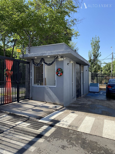 Casa En Venta De 3 Dorm. En La Florida