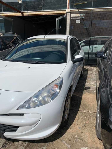 Peugeot 207 2015 Hdi Primera Mano