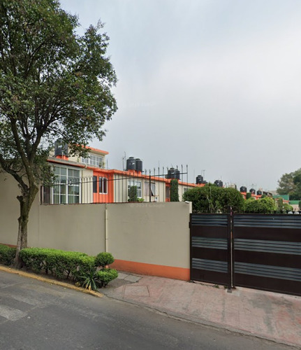 Casa En Remate Inmobiliario, En Privada En Zona De Alta Plusvalía, Col. Tepalcatlapan, Xochimilco, Cdmx.
