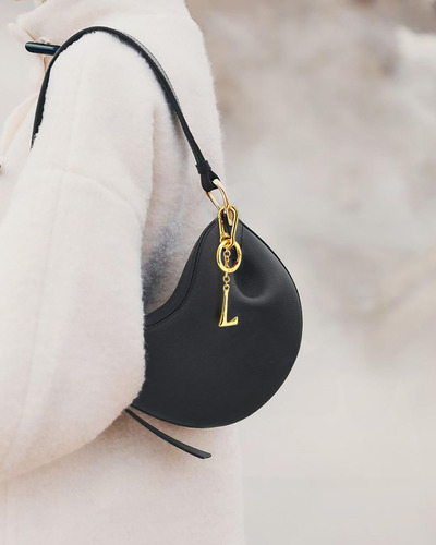 Llavero Dorado Letra Inicial Mujer Bolso Dije Llave Color