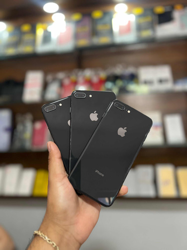 iPhone 8 Plus (Usado)