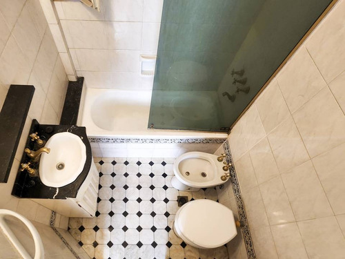 Imagen 12 de 30 de Venta Departamento 4 Ambientes Con Dos Balcones Francés En Balvanera