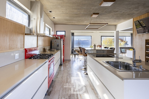 Imagen 8 de 28 de Alquiler Casa En Bariloche. 7 Pax. Vista Al Lago + Cine + Hidromasaje. 202.