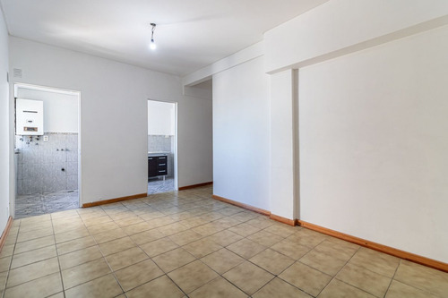 Venta Depto 2 Amb En Flores Cocina Independiente