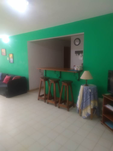 Imagen 4 de 10 de Rosmeli Vende Cómodo Apartamento En Res. Don Bosco Al Lado Del C.c La Granja Naguanagua