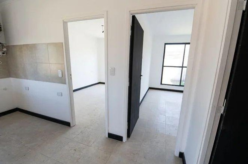 Departamento En Venta - 2 Dormitorios 1 Baño - Cochera - 95mts2 - Venado Tuerto, Santa Fe