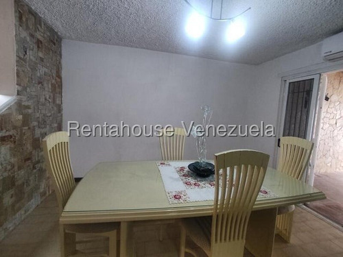 Juan Carlos González. Renta House Carabobo Alquila Casa Urb. Las Clavellinas Valencia Mls #25-18405 Rah/jcg.