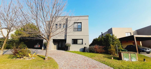 Imagen 4 de 30 de Excelente Propiedad En Venta. Amb. Lote Interno. Gran Jardín. San Francisco. Villanueva.