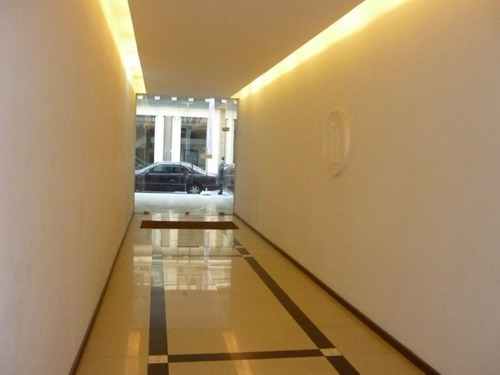 Edificio De 2950m2 Proximo A Plaza Matriz Renta Potencial 7%