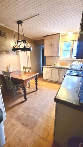 Casa En Venta De 4 Dorm. En Concón