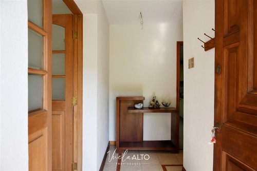 Casa En Venta De 4 Dorm. En Ñuñoa / Pasaje Abierto