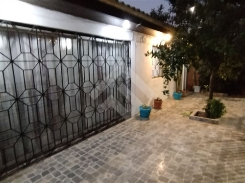 Casa En Venta De 3 Dorm. En La Florida