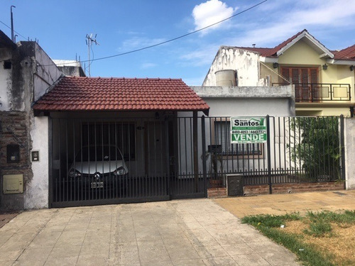 Casa Americana 4 Ambientes 200 Mts 2 Patio Con Parrilla , Guarda Utiles Y Garage Doble . Jujuy 20 Villa Luzuriaga