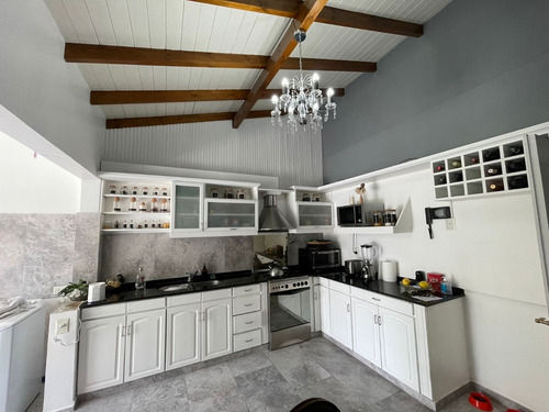 Casa En Venta - 6 Ambientes - Centro - Luján