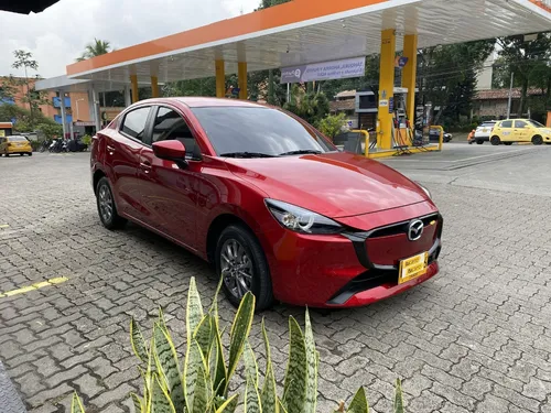 Mazda 2 1.5 Touring At 4x2 2025