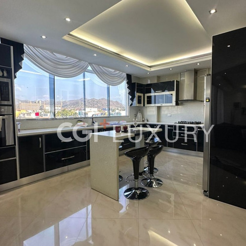 Cgi+ Luxury Lecheria Vende Hermosa Casa En La Ur. Las Villas