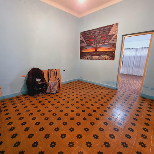 Venta Casa 3 Dormitorios Local Comercial. San Luis. J. G. Funes N°732